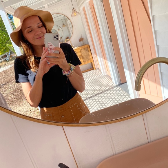 Meet your Posher, Falynn - Picture 1 of 1